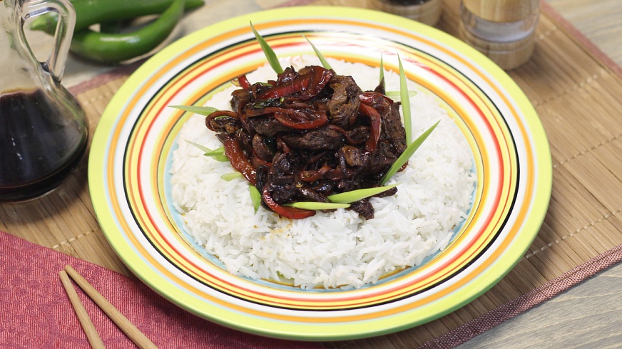 Красная говядина по-сычуаньски с отварным рисом